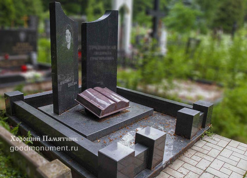 памятник книга на могилу